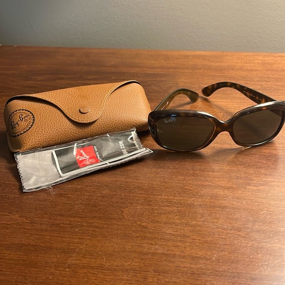 Ray Ban Jackie Sunglasses - Picture 3 of 4